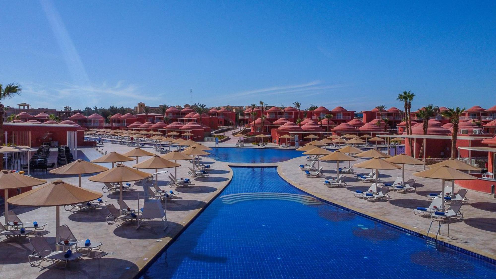 Pickalbatros Laguna Club Resort Sharm El Sheikh Exterior photo The swimming pool at the hotel