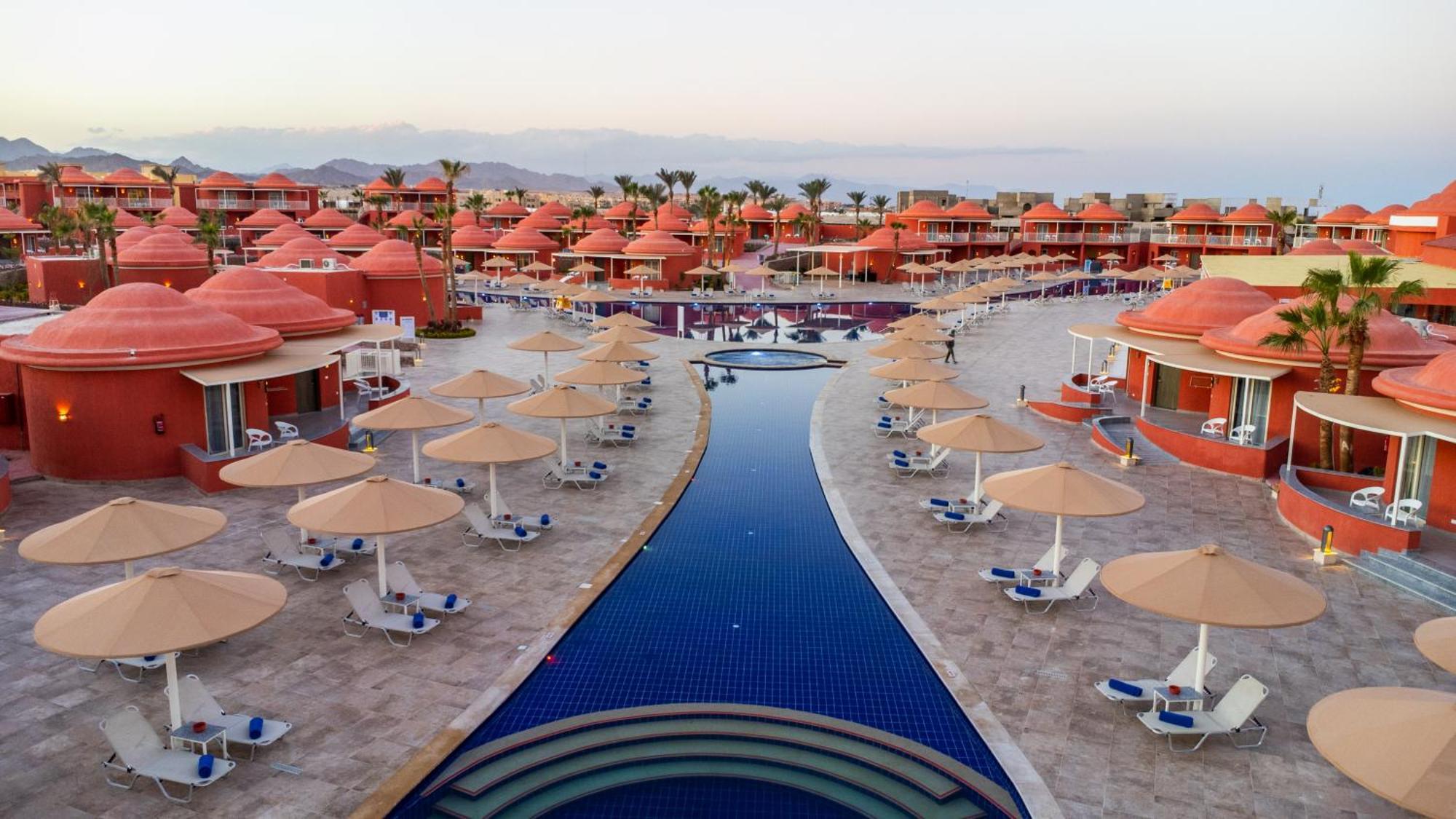Pickalbatros Laguna Club Resort Sharm El Sheikh Exterior photo Hilton Sharm El Sheikh Resort